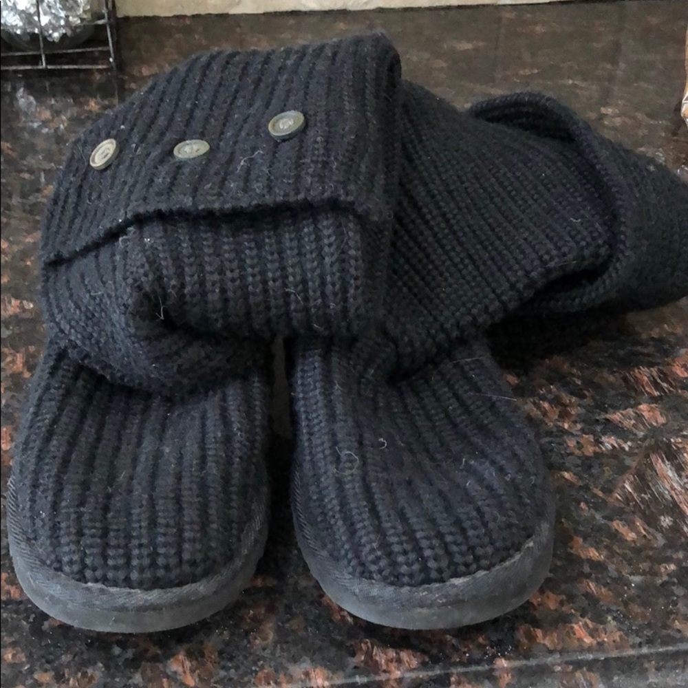 Black sweater ugg boots